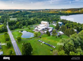 alice-busch-opera-theater-home-of-the-glimmerglass-festival-cooperstown-ny-usa-wag4j6.jpg